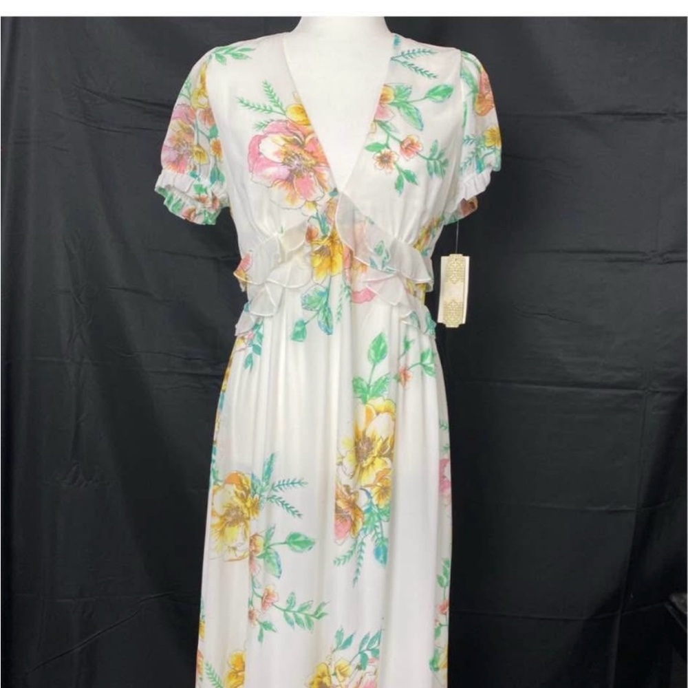 Gianni Bini White Floral Maxi Dress